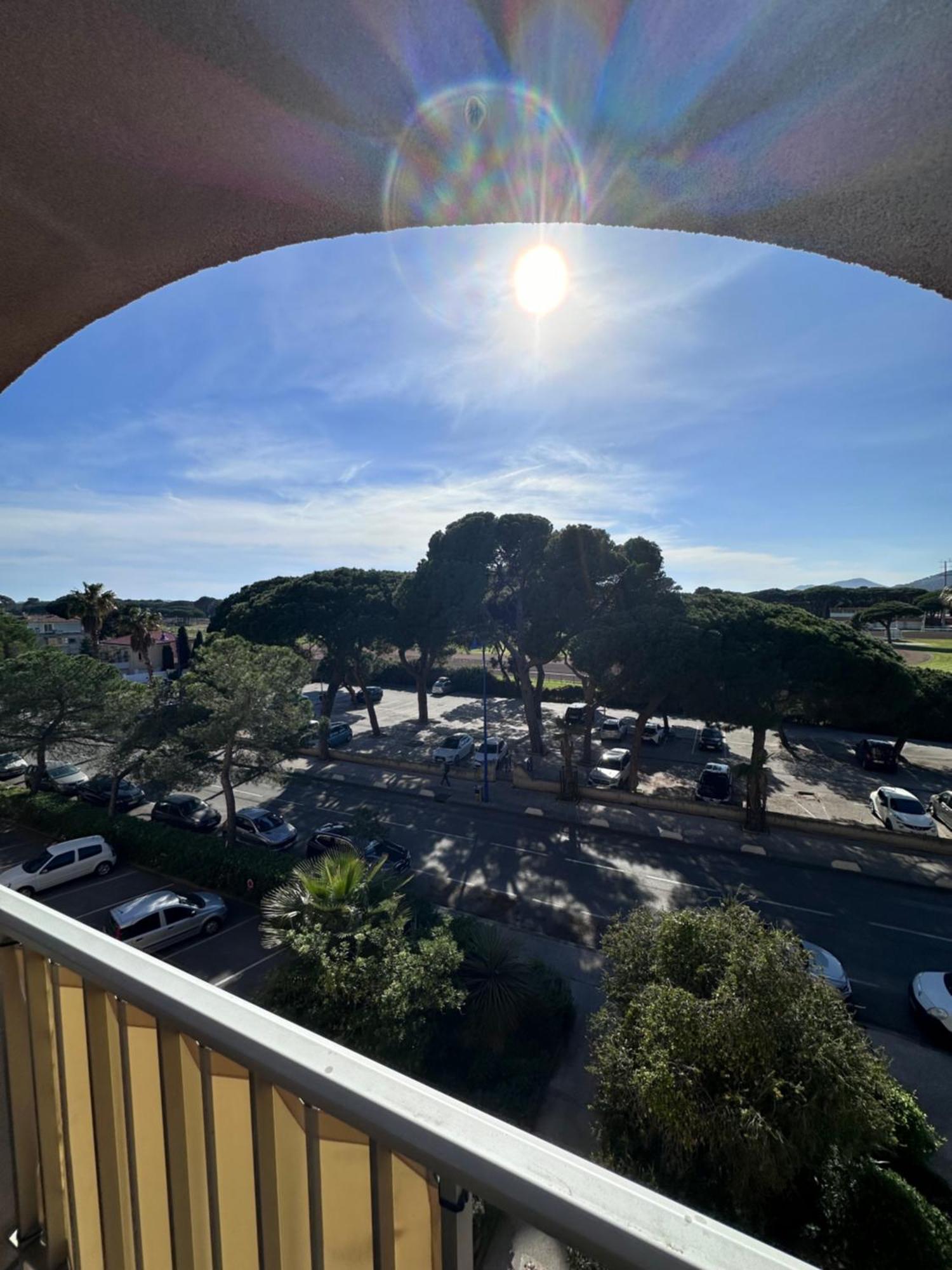 Apartamento Sejour Au Port Hyères Exterior foto