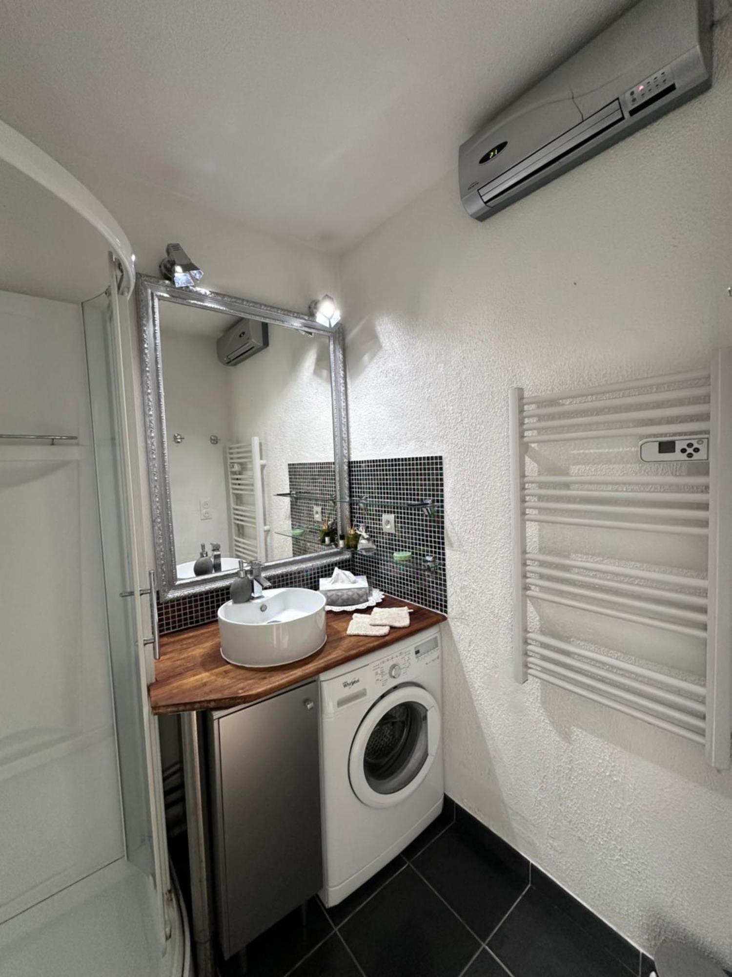 Apartamento Sejour Au Port Hyères Exterior foto