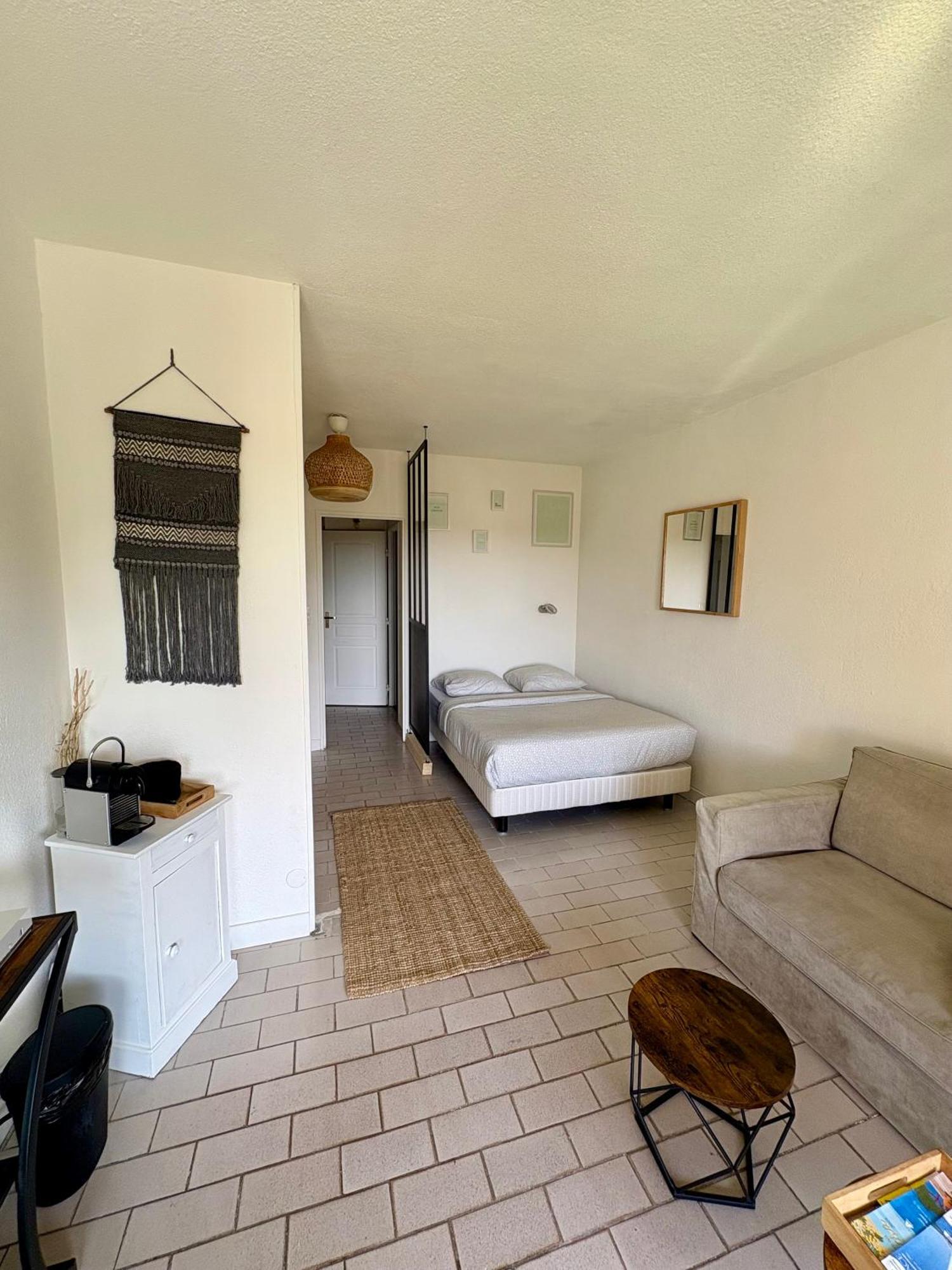 Apartamento Sejour Au Port Hyères Exterior foto